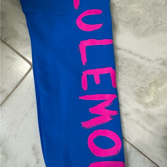 Lululemon Logo Leggings sz6 - Picture 2 of 7